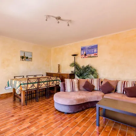 Vakantiehuis Cozy Holiday In With Private Pool Cogolin